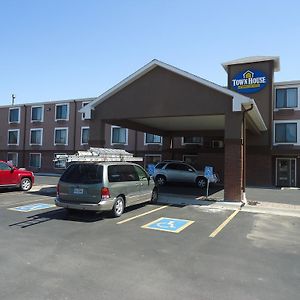 Townhouse Extended Stay Hotel Downtown